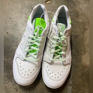 Adidas Womens 8 1/2 New White w/Green see pics for details
